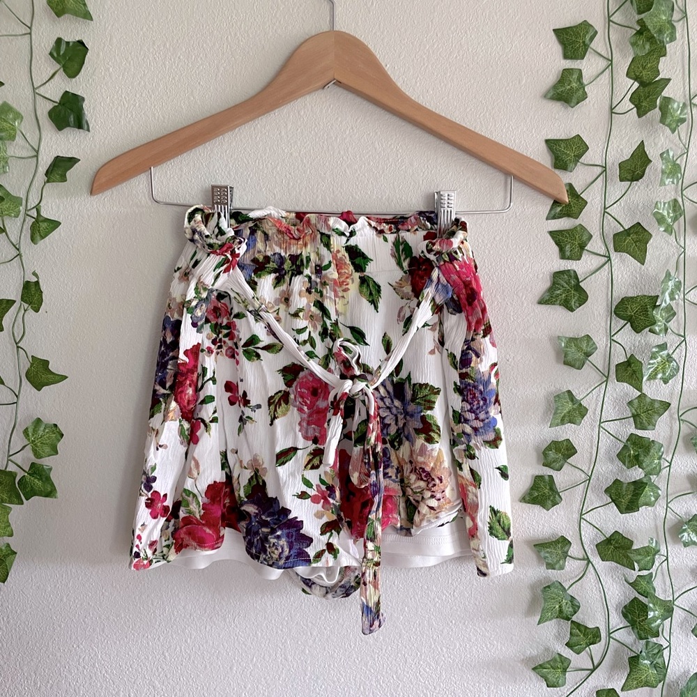 White floral shorts. Size medium